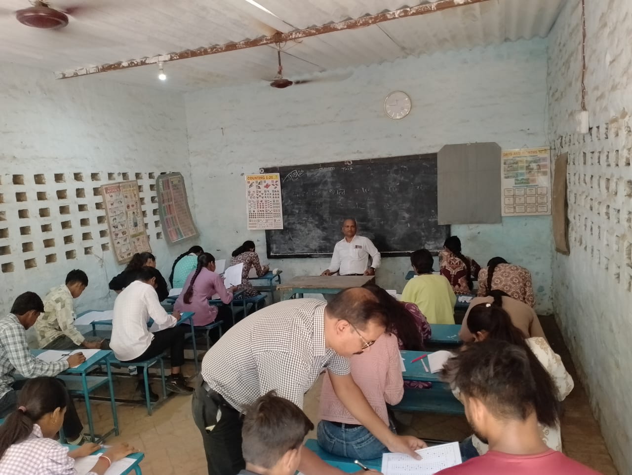 मार्गदाता ट्रस्ट के द्वारा आयोजित पूर्वांचल स्तरीय प्रतिभा खोज परीक्षा सफलतापूर्वक संपन्न हुआ।